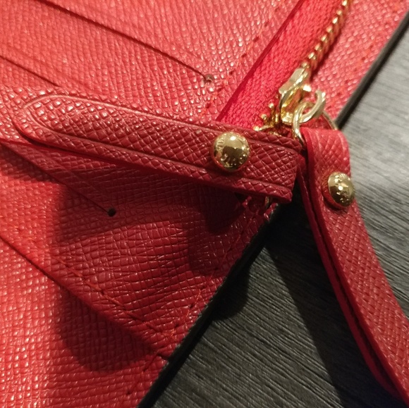 Pre Owned Authentic Louis Vuitton wallet - Picture 3 of 8